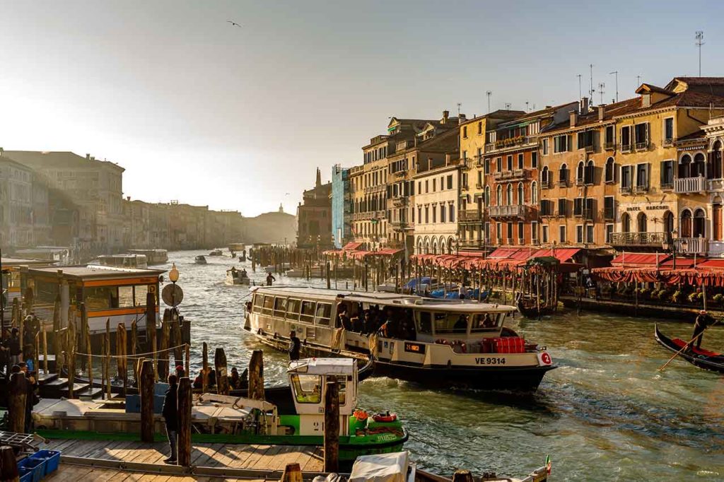 Le vaporetto - le bus sur l’eau de Venise : tarifs et informations