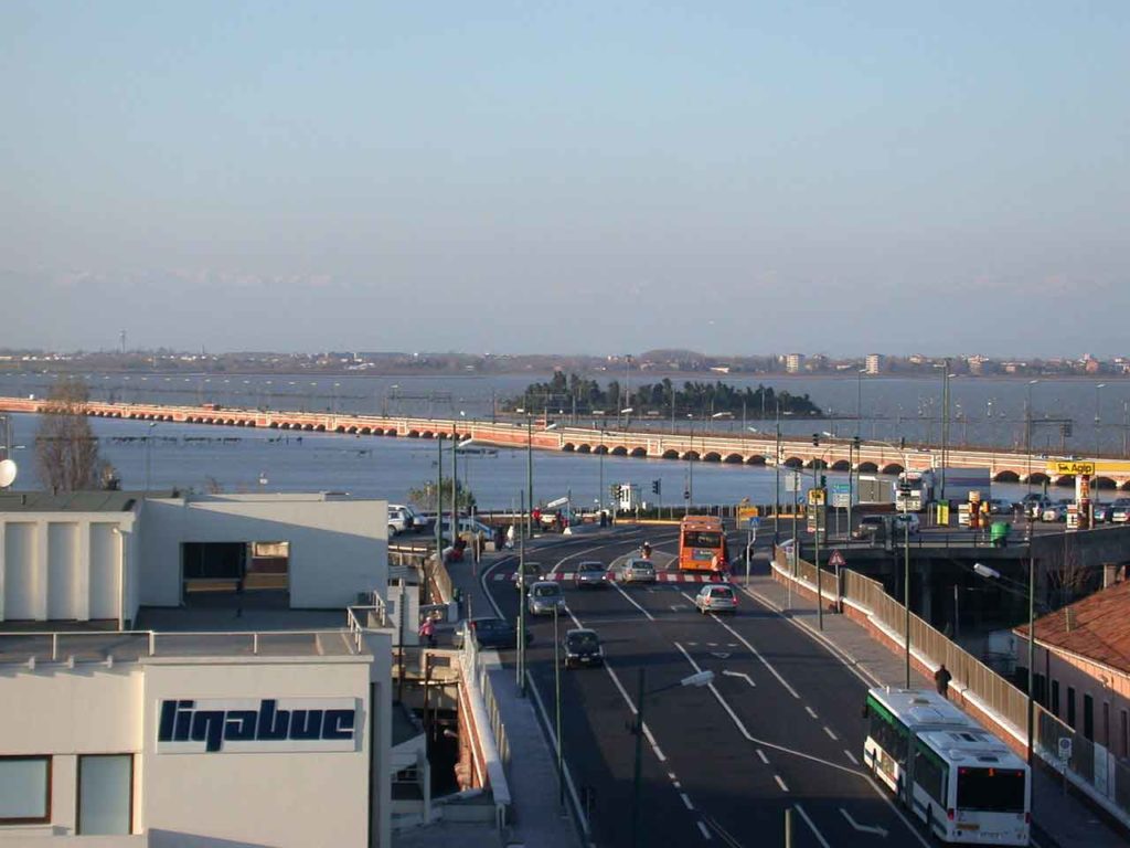 Stationner sur « l’île » de Venise