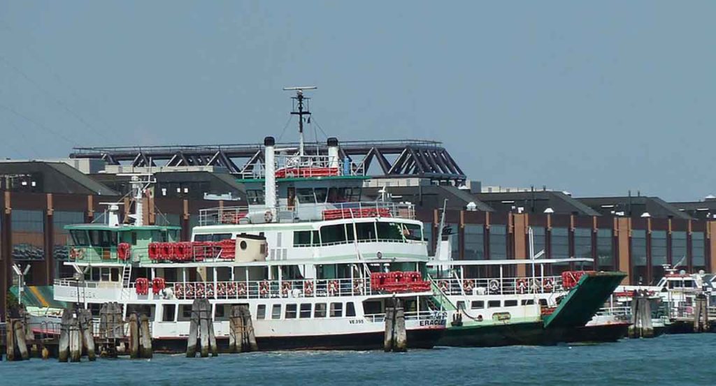 L’île de Tronchetto, réservée au stationnement