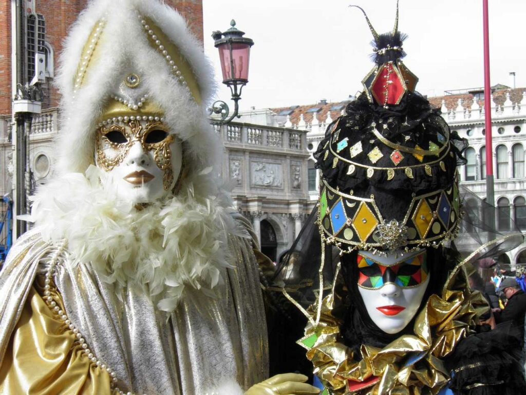 Comment le carnaval de Venise est-il célébré aujourd'hui ?
